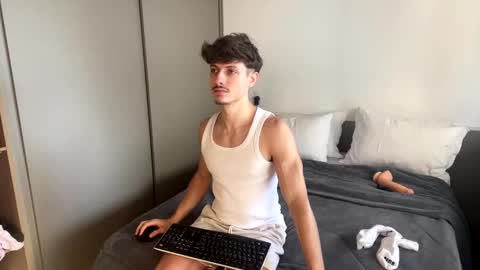vitoraugustoxxx online show from October 14, 11:39 am
