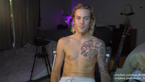 Snapshot of voodoo_hd chatting on October 2, 2:37 am Voodoo and Lucy online show from October 2, 2:37 am