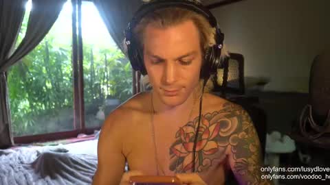 Snapshot of voodoo_hd chatting on September 22, 12:55 am Voodoo and Lucy online show from September 22, 12:55 am