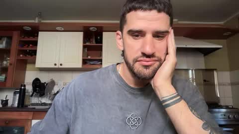 wearetwo online show from December 15, 12:46 pm