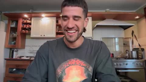 wearetwo online show from December 1, 6:33 pm