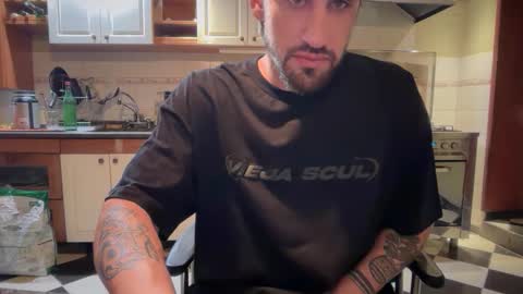 wearetwo online show from December 19, 5:59 am