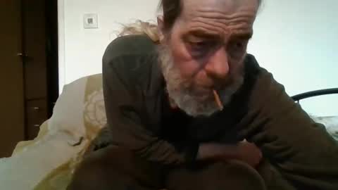 Snapshot of weibergerd333 chatting on February 13, 12:00 pm Gerd online show from February 13, 12:00 pm