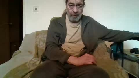 Snapshot of weibergerd333 chatting on December 19, 12:34 pm Gerd online show from December 19, 12:34 pm