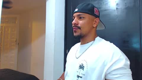 Wesley Rogger online show from October 8, 12:37 am