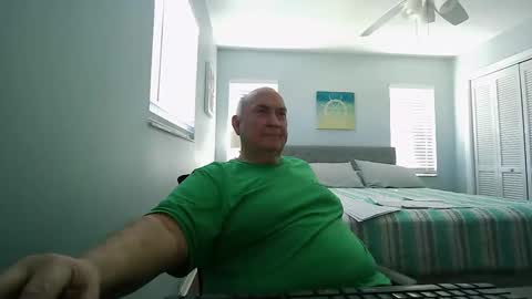 Snapshot of wfs2946 chatting on December 16, 3:32 pm wfs2946 online show from December 16, 3:32 pm