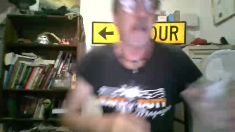 whiteboomer online show from February 15, 6:05 pm