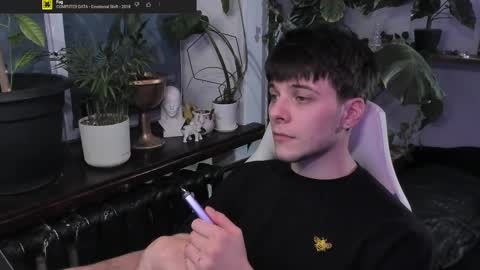 Snapshot of whiteegrimm chatting on February 28, 7:03 pm Gus online show from February 28, 7:03 pm