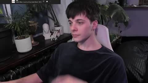 Snapshot of whiteegrimm chatting on March 6, 8:48 pm Gus online show from March 6, 8:48 pm
