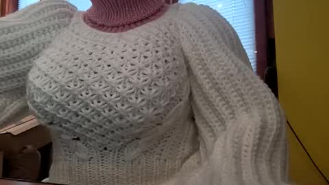 whitesweater online show from January 8, 6:51 am