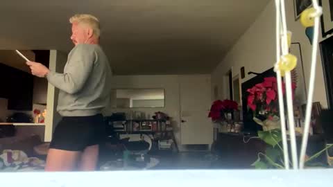 whoawerowhoa online show from November 23, 3:23 pm