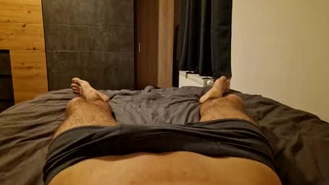 whoknowssomeone online show from February 17, 9:41 pm