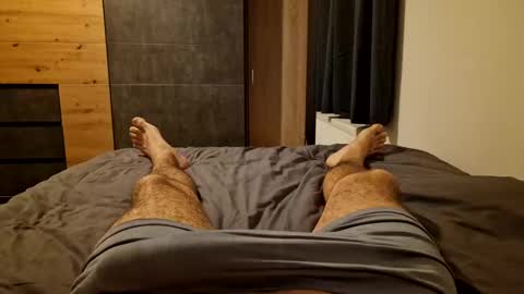 whoknowssomeone online show from February 28, 11:01 pm