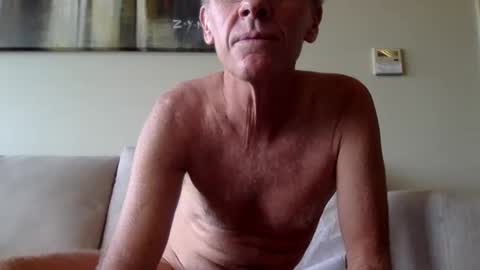 whynotfly1 online show from October 27, 7:32 am