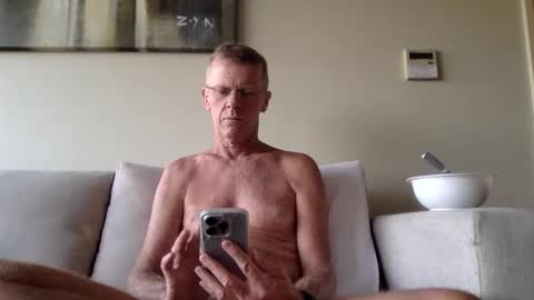 whynotfly1 online show from October 28, 7:44 am