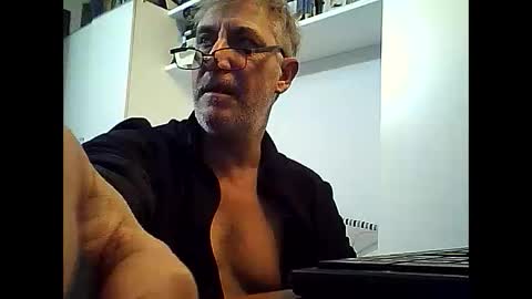 Snapshot of willfire71 chatting on December 18, 1:34 pm Willfire71 online show from December 18, 1:34 pm