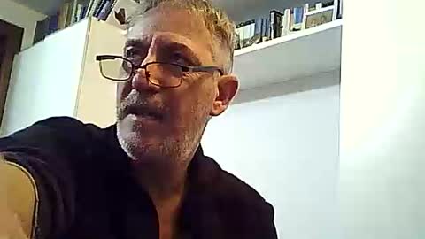 Snapshot of willfire71 chatting on December 5, 6:43 am Willfire71 online show from December 5, 6:43 am