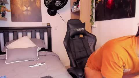 Snapshot of william_dracko9 chatting on October 2, 6:12 pm Dracko online show from October 2, 6:12 pm