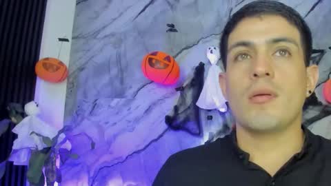 william_steel_ online show from October 19, 4:28 am