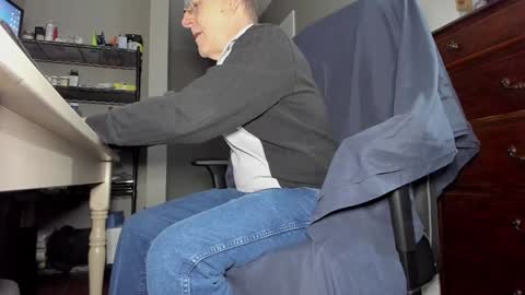 Snapshot of willyskynn chatting on January 2, 9:28 pm WillySkynn online show from January 2, 9:28 pm