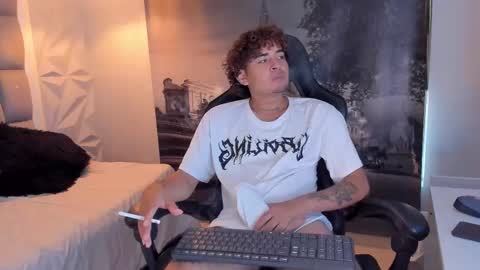 wilo__x online show from February 18, 2:16 pm