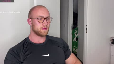 Snapshot of wlademarbergs chatting on December 3, 2:45 am Wlademar online show from December 3, 2:45 am