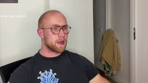Snapshot of wlademarbergs chatting on December 15, 11:42 pm Wlademar online show from December 15, 11:42 pm