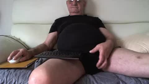 Snapshot of wobbel chatting on January 30, 11:22 am wobbel online show from January 30, 11:22 am