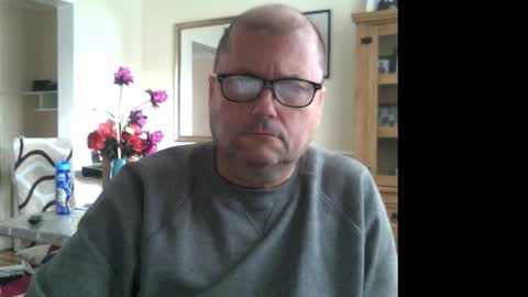Snapshot of wobble444 chatting on October 8, 10:52 am wobble444 online show from October 8, 10:52 am