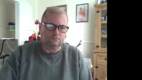 Snapshot of wobble444 chatting on October 1, 9:46 am wobble444 online show from October 1, 9:46 am