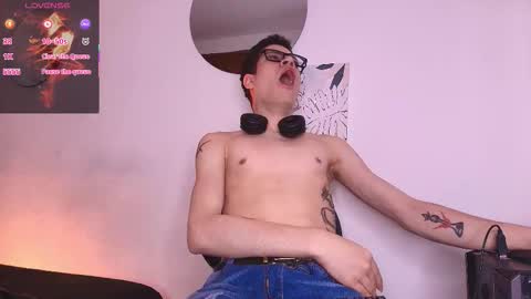  W O L F  online show from March 4, 12:01 pm