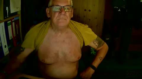 Snapshot of wonneprop10 chatting on September 13, 5:03 pm Always Horny online show from September 13, 5:03 pm