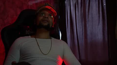 Woondeer online show from February 11, 10:15 pm