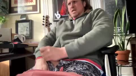 Snapshot of wucious chatting on January 4, 7:44 pm wucious online show from January 4, 7:44 pm