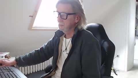 WyattEarp64 online show from October 23, 9:57 am