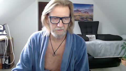 WyattEarp64 online show from December 18, 12:18 pm