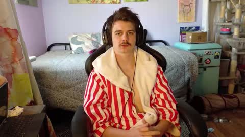 Wyatt online show from November 8, 7:39 pm