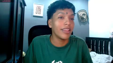 Snapshot of xander_bonnet1 chatting on January 18, 10:28 pm Xander bonnet online show from January 18, 10:28 pm
