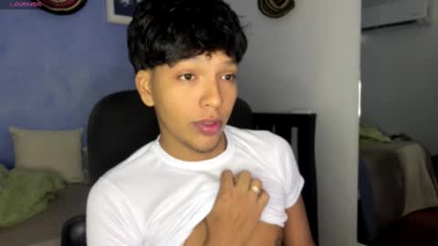 Snapshot of xander_bonnet1 chatting on September 16, 12:17 pm Xander bonnet online show from September 16, 12:17 pm