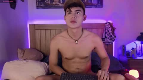 Xander Cardona online show from April 14, 8:58 am