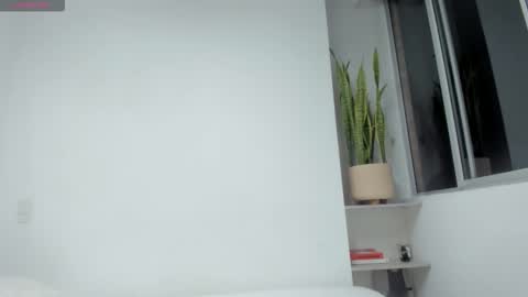 Xavier online show from December 2, 1:52 am