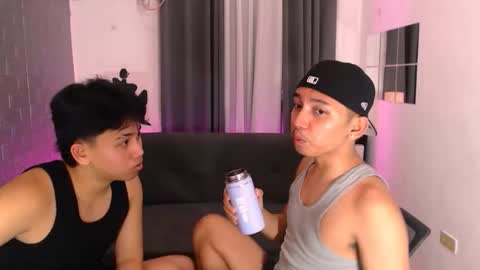 Snapshot of xcigbatecum chatting on September 24, 4:45 am Charlie online show from September 24, 4:45 am