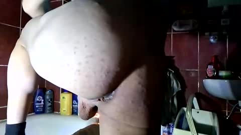 xleonardox88 online show from April 4, 4:37 pm