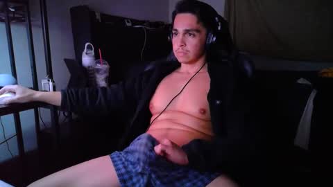 Snapshot of xoalejandroxo6 chatting on February 2, 8:35 am xoalejandroxo6 online show from February 2, 8:35 am