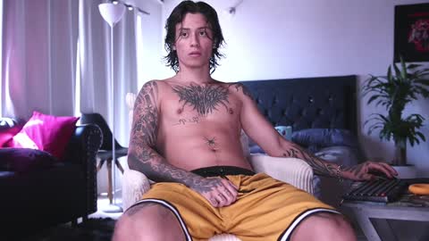 Snapshot of xomega_02 chatting on January 20, 5:06 pm online show from January 20, 5:06 pm