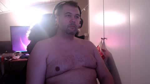 SlaveTrainingToServe86 online show from December 18, 5:42 pm