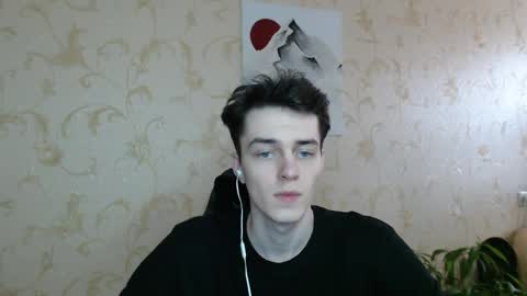 traqqq online show from April 18, 11:44 am