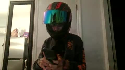 Snapshot of xxjasoneecxx chatting on February 20, 2:51 am XxJasoneecxX online show from February 20, 2:51 am