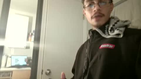 Snapshot of xxjasoneecxx chatting on February 28, 2:42 am XxJasoneecxX online show from February 28, 2:42 am
