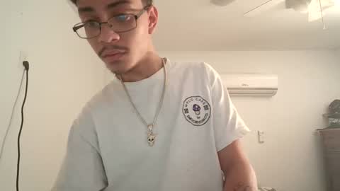 Snapshot of xxjasoneecxx chatting on February 8, 11:33 am XxJasoneecxX online show from February 8, 11:33 am